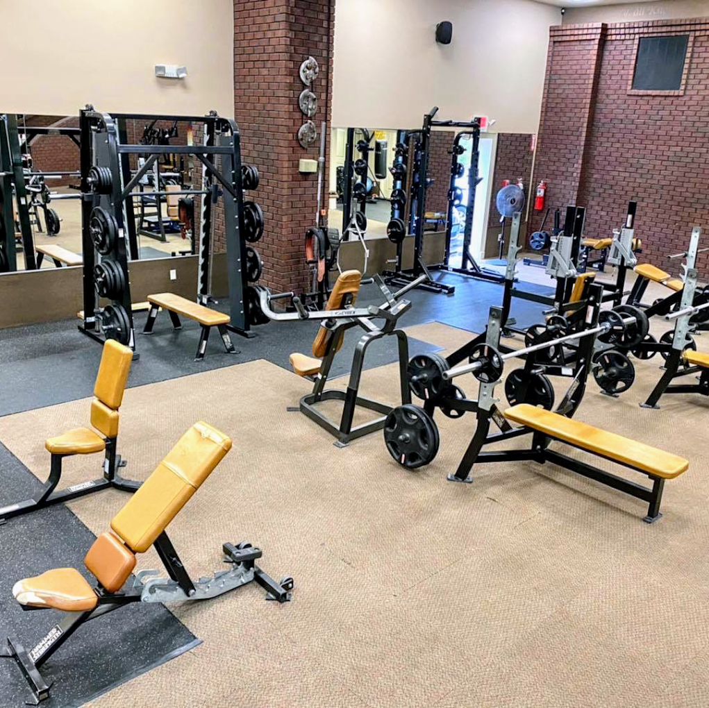 Strength training equipment at Edge Fitness Hernando